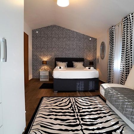 Villa Tago With Heated New Pool Kaštela Екстериор снимка