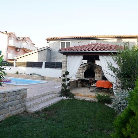 Villa Tago With Heated New Pool Kaštela Екстериор снимка