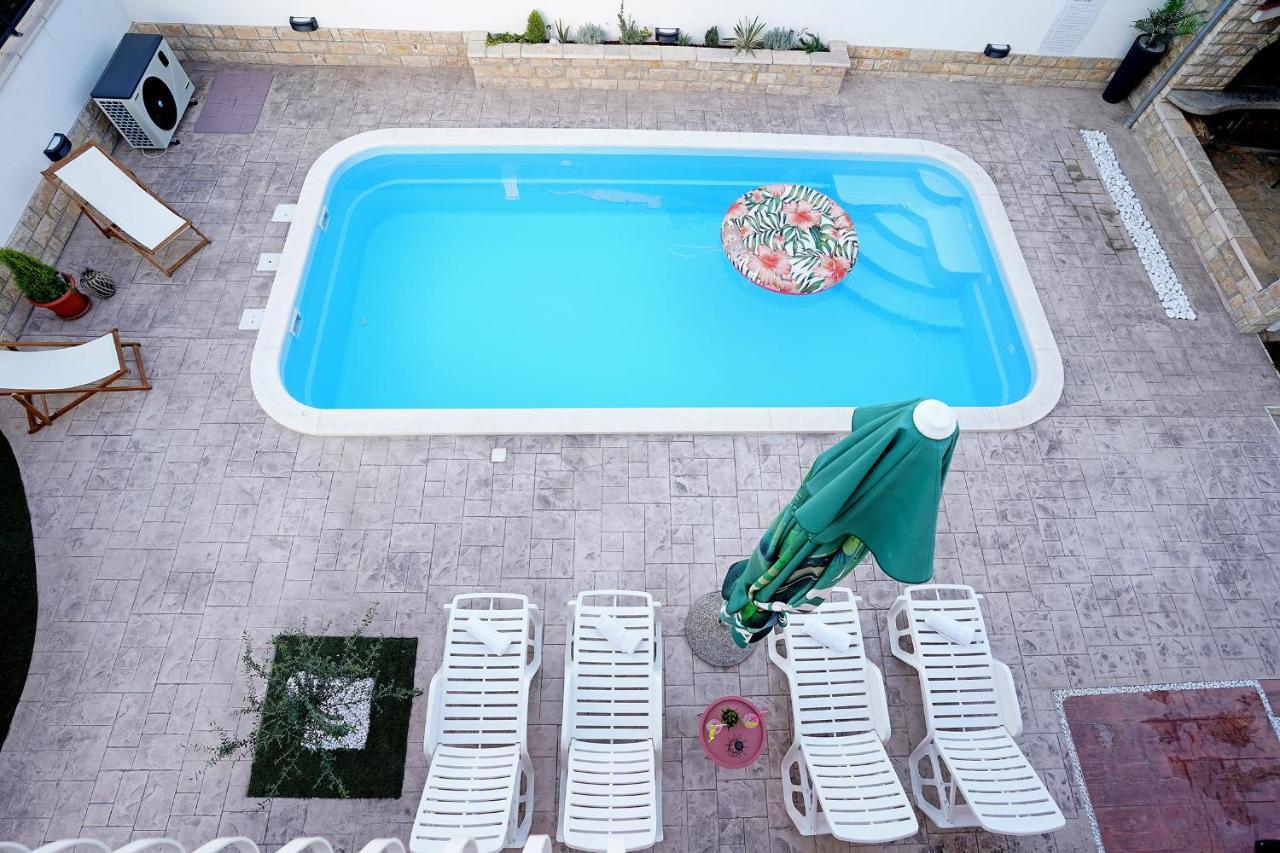 Villa Tago With Heated New Pool Kaštela Екстериор снимка