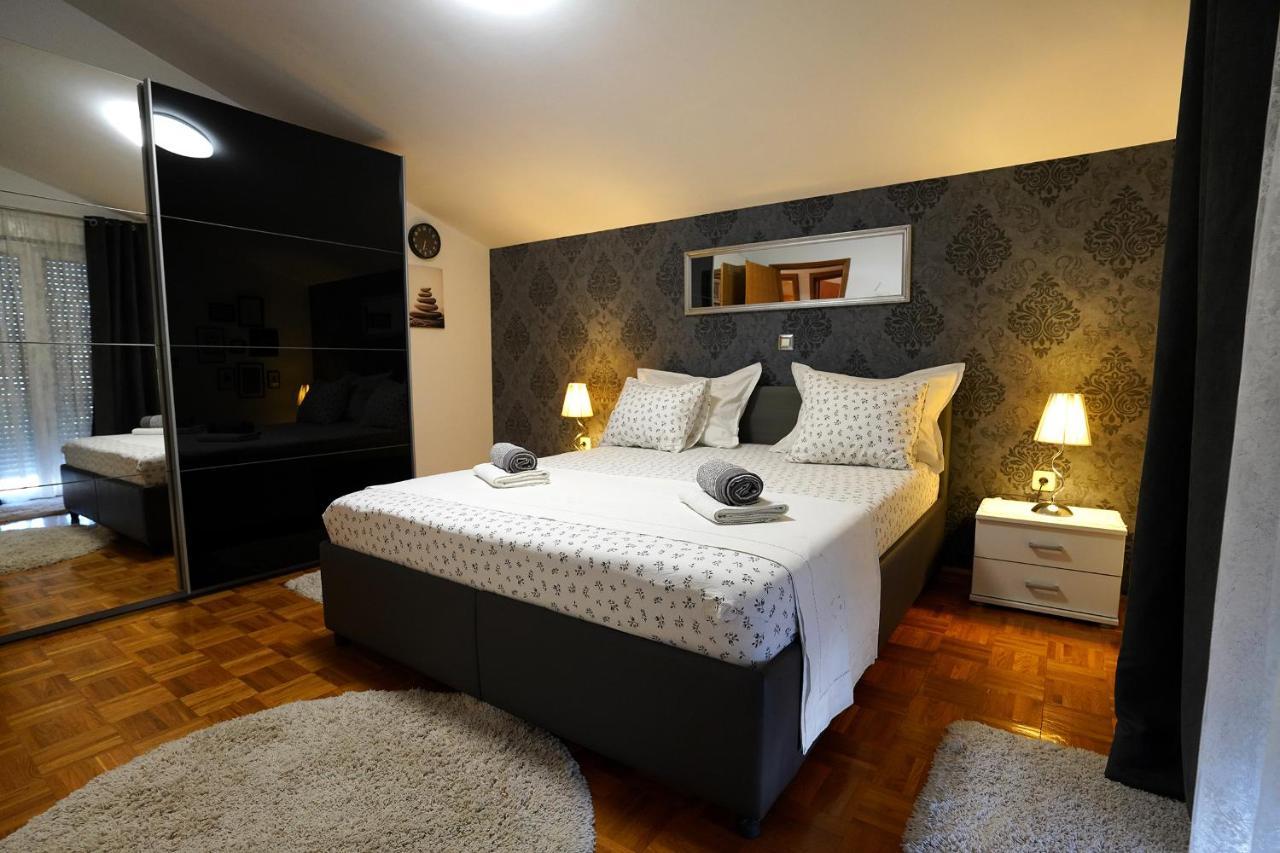Villa Tago With Heated New Pool Kaštela Екстериор снимка