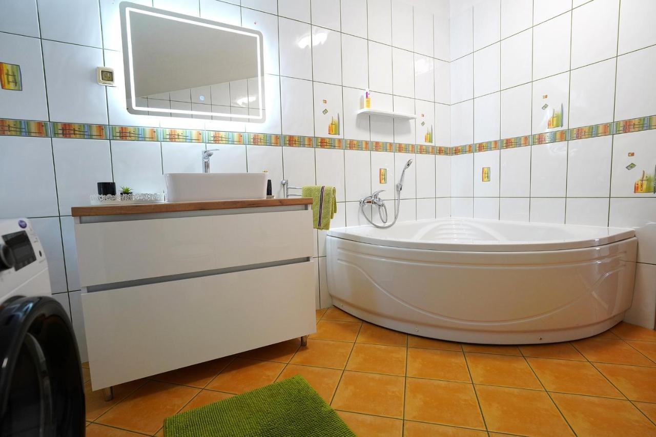 Villa Tago With Heated New Pool Kaštela Екстериор снимка