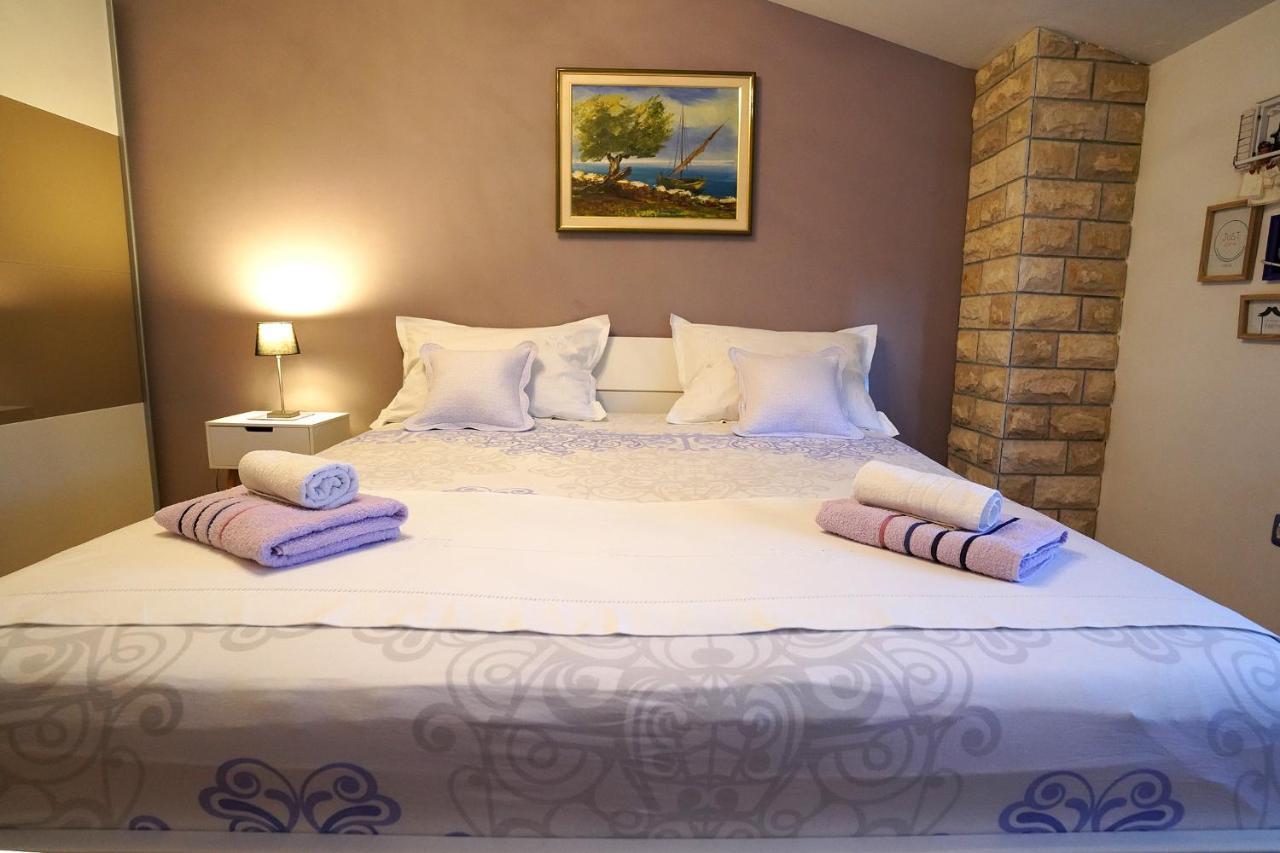 Villa Tago With Heated New Pool Kaštela Екстериор снимка