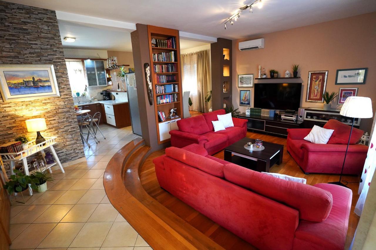Villa Tago With Heated New Pool Kaštela Екстериор снимка