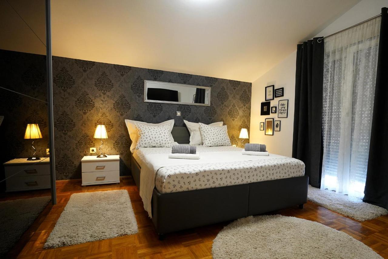 Villa Tago With Heated New Pool Kaštela Екстериор снимка