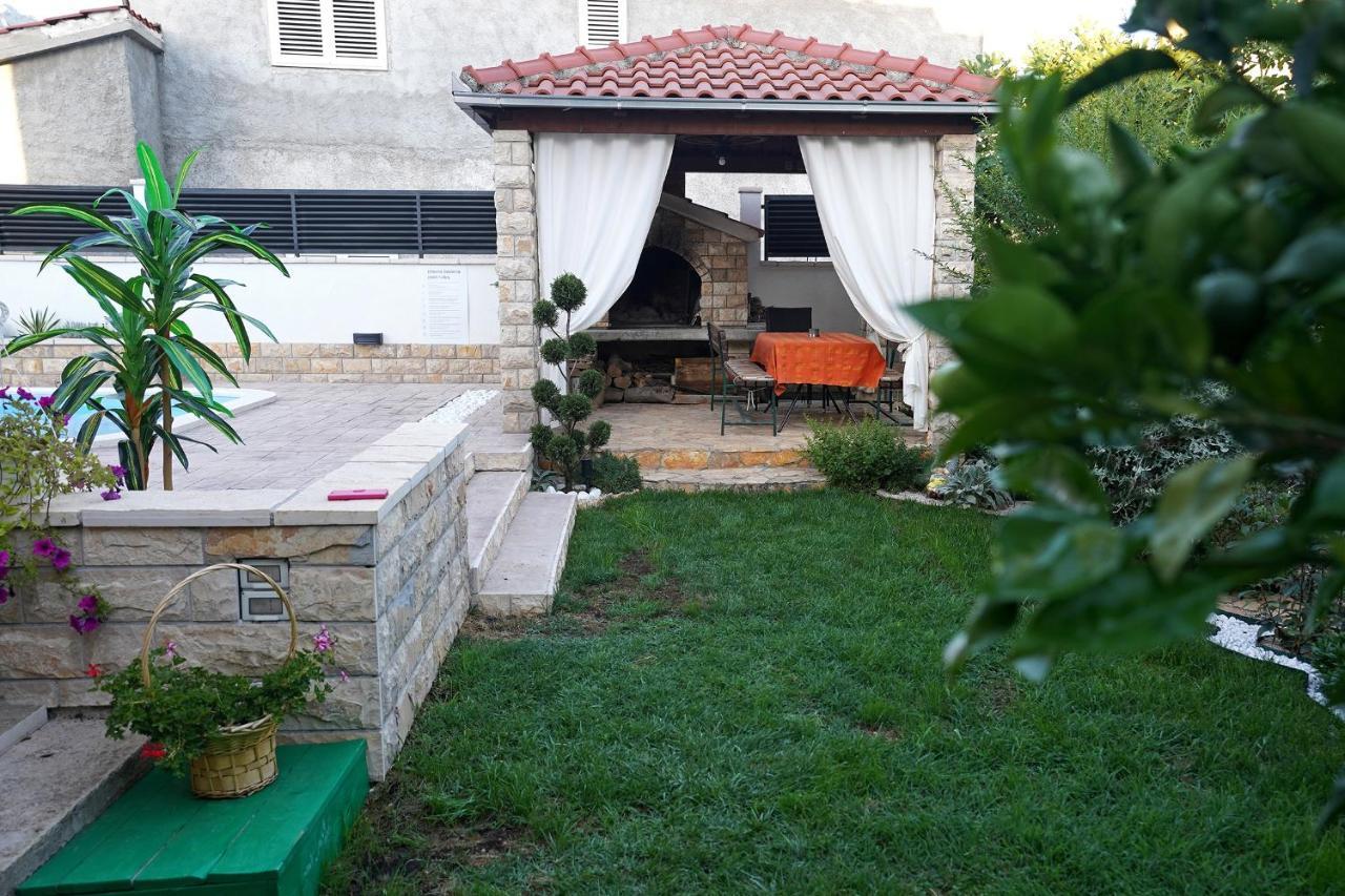 Villa Tago With Heated New Pool Kaštela Екстериор снимка