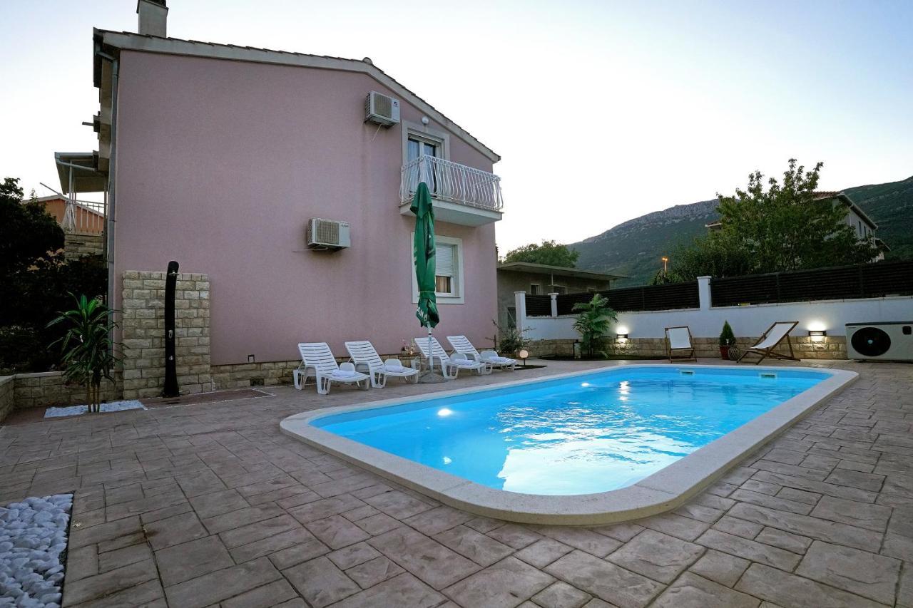 Villa Tago With Heated New Pool Kaštela Екстериор снимка