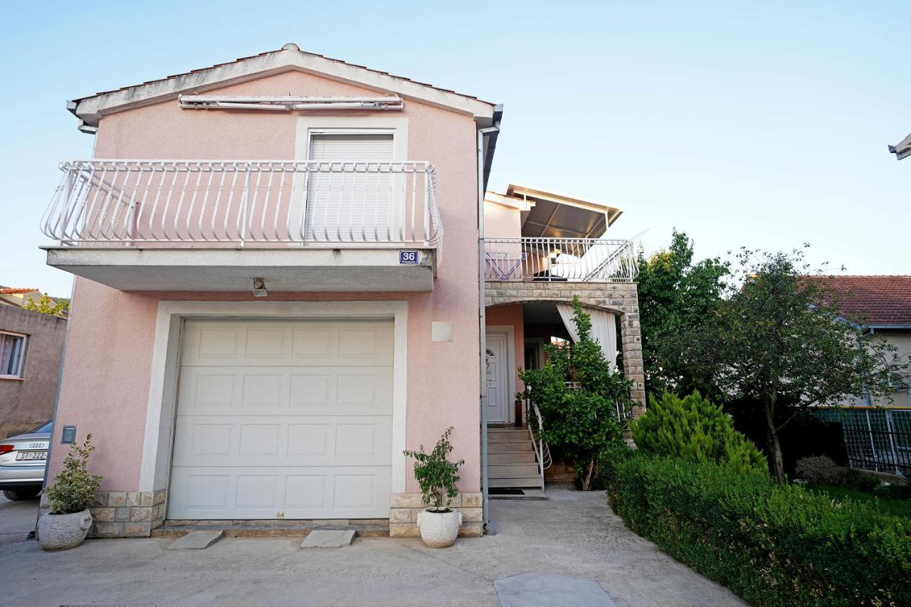 Villa Tago With Heated New Pool Kaštela Екстериор снимка